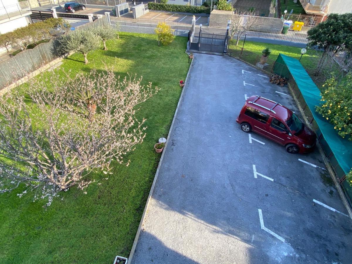 I Fiori Di Pietra Aparthotel Pietra Ligure Exterior photo