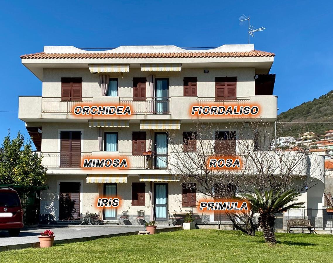 I Fiori Di Pietra Aparthotel Pietra Ligure Exterior photo
